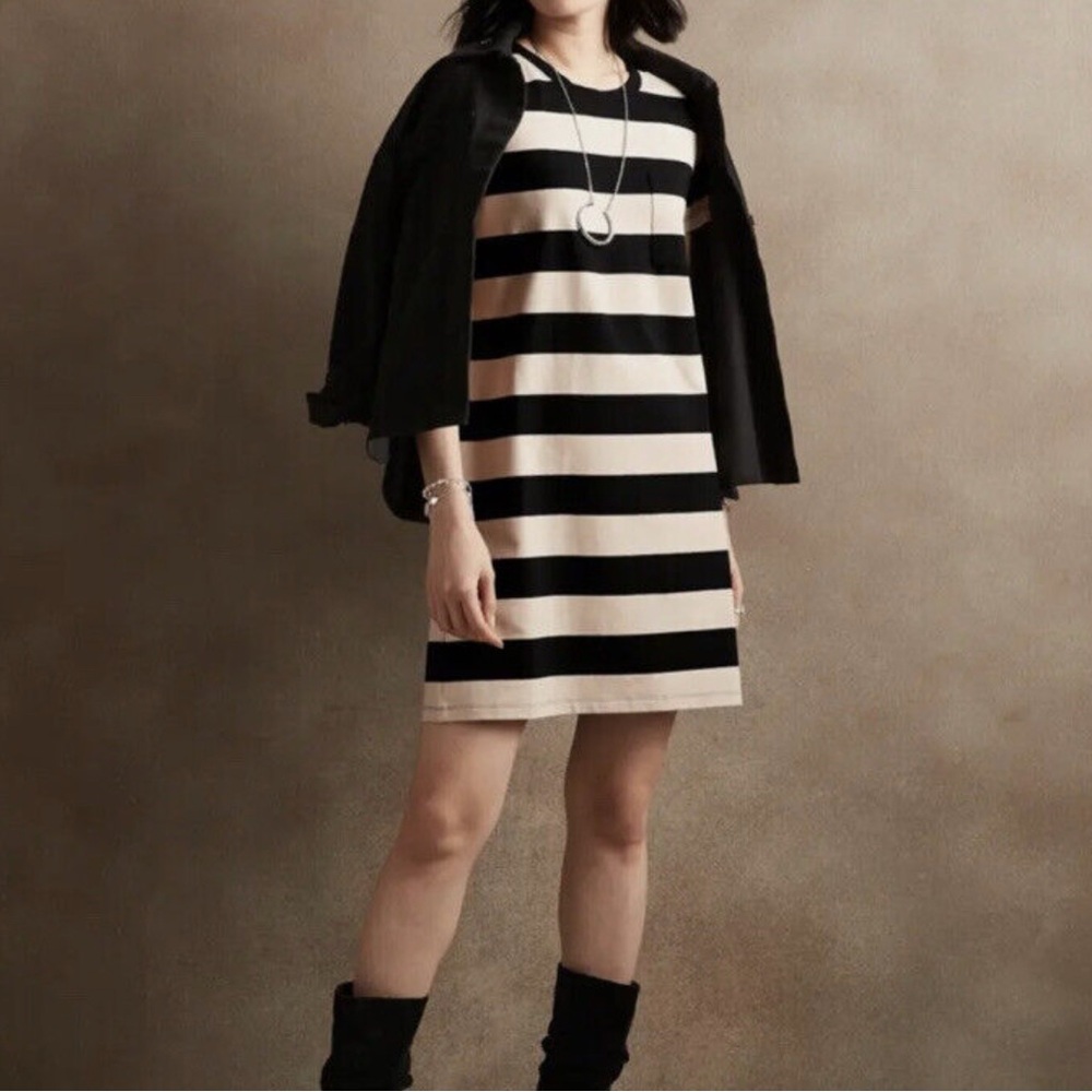 Banana Republic Striped Black and Cream T-shirt Dress, L